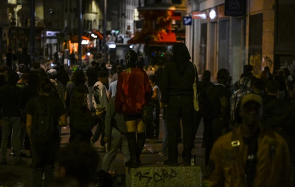 Paris alov içində! Solçuların seçki zəfərini qeyd edən qruplar polislə toqquşub - FOTOLAR