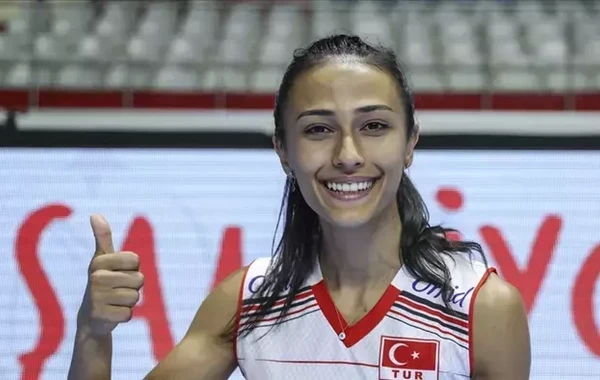 Zehra Güneşin ad günü paylaşımı müzakirələrə səbəb oldu - FOTO