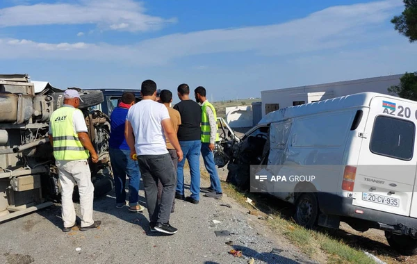 Bakı-Qazax yolunda qəza olub, 9 nəfər xəsarət alıb - FOTO