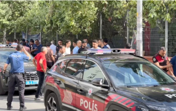 Türkiyədə qıza görə kütləvi dava: 1-i ağır olmaqla 10 nəfər yaralandı - FOTO/VİDEO