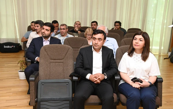 SOCAR-ın "Eko park"ına media nümayəndələri ilə görüş təşkil olunub - FOTO