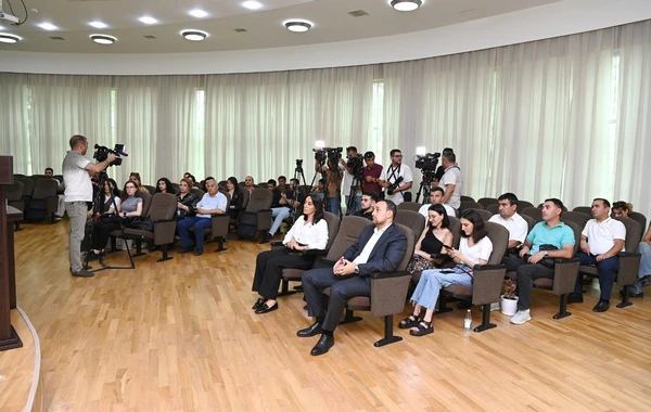 SOCAR-ın "Eko park"ına media nümayəndələri ilə görüş təşkil olunub - FOTO