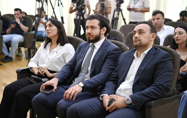 SOCAR-ın "Eko park"ına media nümayəndələri ilə görüş təşkil olunub - FOTO