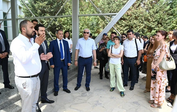 SOCAR-ın "Eko park"ına media nümayəndələri ilə görüş təşkil olunub - FOTO