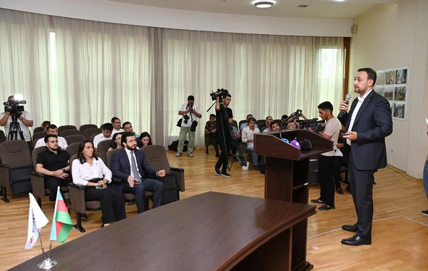 SOCAR-ın "Eko park"ına media nümayəndələri ilə görüş təşkil olunub - FOTO