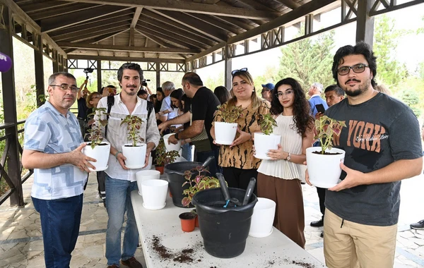 SOCAR-ın "Eko park"ına media nümayəndələri ilə görüş təşkil olunub - FOTO
