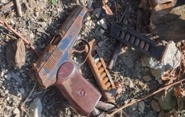 Azad olunan ərazilərdə pulemyot, avtomat və qumbaralar tapılıb - FOTO