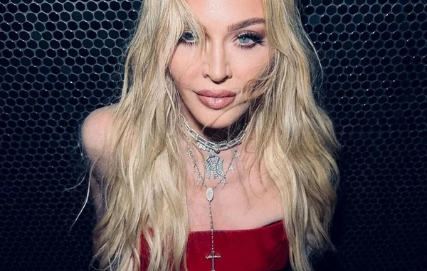 Məşhur aktyorlar bu səbəbdən Madonnadan icazə aldılar - FOTO