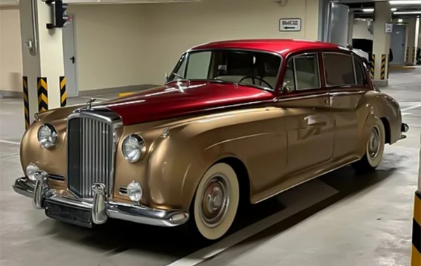 Dubay şahzadəsinin nadir "Bentley"si fantastik qiymətə satışa çıxarılıb
