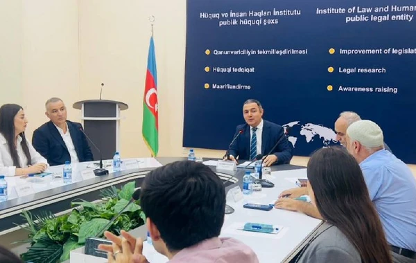 Hüquq və İnsan Haqları İnstitutunda jurnalistlərlə görüş keçirildi - FOTO