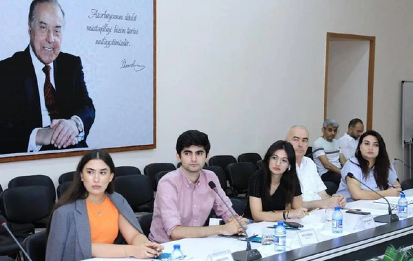Hüquq və İnsan Haqları İnstitutunda jurnalistlərlə görüş keçirildi - FOTO