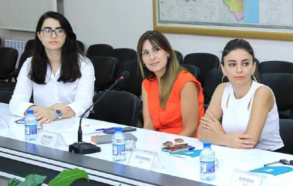 Hüquq və İnsan Haqları İnstitutunda jurnalistlərlə görüş keçirildi - FOTO