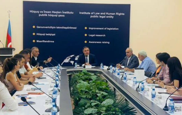 Hüquq və İnsan Haqları İnstitutunda jurnalistlərlə görüş keçirildi - FOTO