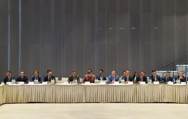 İqtisadiyyat Nazirliyində qeyri-neft sənayesi üzrə fəaliyyət göstərən sahibkarlarla görüş keçirilib - FOTO - YENİLƏNİB