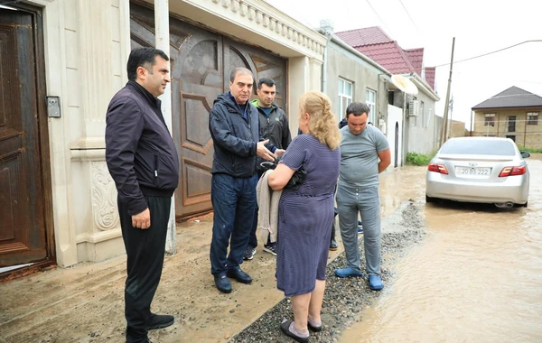 Gəncədə 30-a yaxın fərdi yaşayış sahəsini su basıb, fəsadlar aradan qaldırılır - FOTO