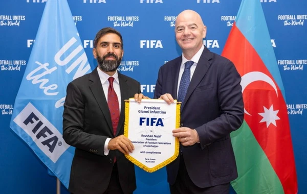 Rövşən Nəcəf FIFA-nın prezidenti Canni İnfantino ilə görüşüb - FOTO