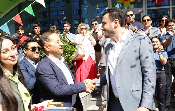 Bakıxanov qəsəbəsində “McDonald’s”ın yeni restoranı açılıb - FOTO