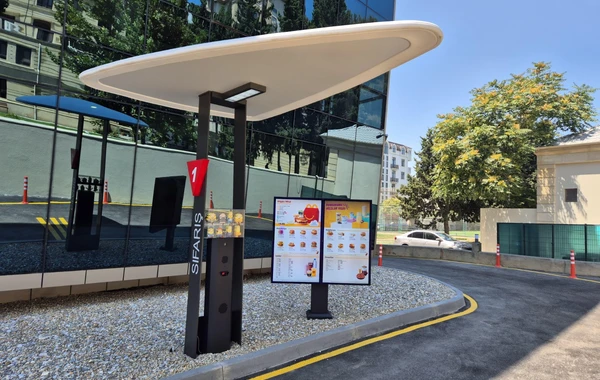 Bakıxanov qəsəbəsində “McDonald’s”ın yeni restoranı açılıb - FOTO