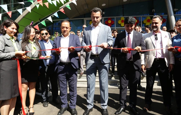 Bakıxanov qəsəbəsində “McDonald’s”ın yeni restoranı açılıb - FOTO