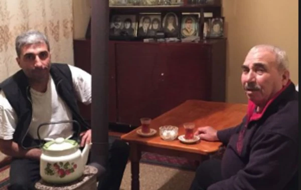 Rafael İsgəndərovun vəfat edən atası ilə görüntüləri - FOTO