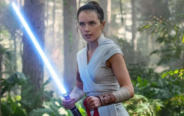 "Star Wars" serialının aktrisasında bu xəstəlik aşkarlandı - FOTO