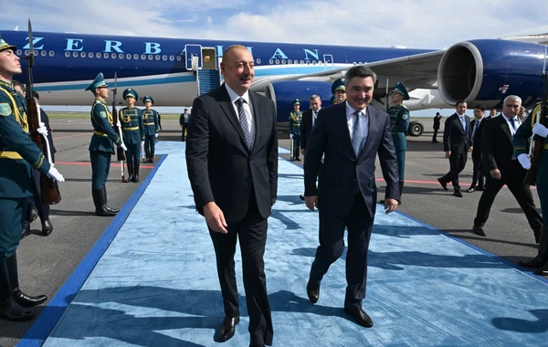Президент Ильхам Алиев прибыл с визитом в Казахстан - ФОТО