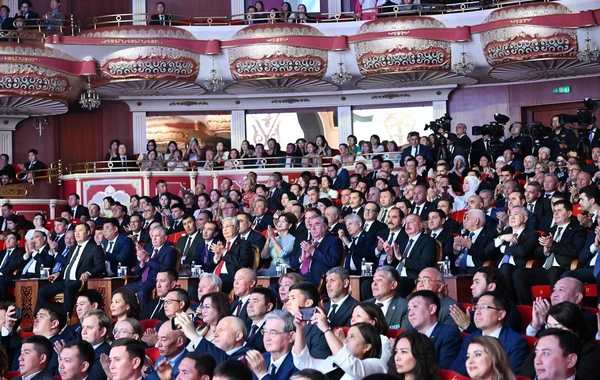 Prezident İlham Əliyev Astanada “Вечер дружбы” adlı qala konsertdə iştirak edib - FOTO