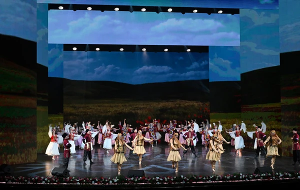Prezident İlham Əliyev Astanada “Вечер дружбы” adlı qala konsertdə iştirak edib - FOTO