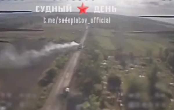Ukraynanın "Abrams" tankının vurulma anı - VİDEO
