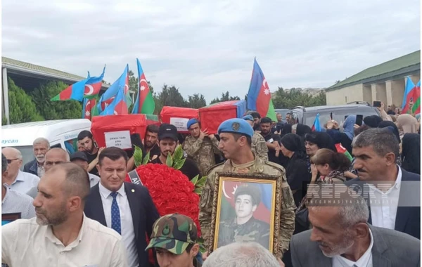 Abşeronda Birinci Qarabağ müharibəsinin dörd şəhidi ilə vida mərasimi keçirilir - FOTO
