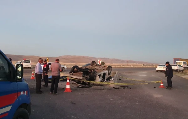 Cənazə mərasimi üçün yola çıxanlar dəhşətli qəzaya düşdü - 4 ölü, 2 yaralı - FOTO
