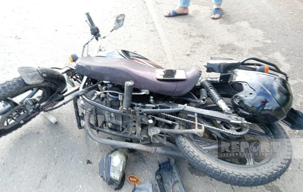 Cəlilabadda motosikletçi yol qəzasında xəsarət alıb - FOTO