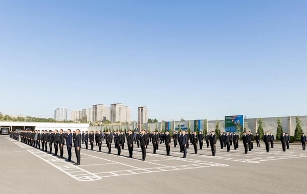 Вилаят Эйвазов провел строевой смотр в связи с приемом на службу