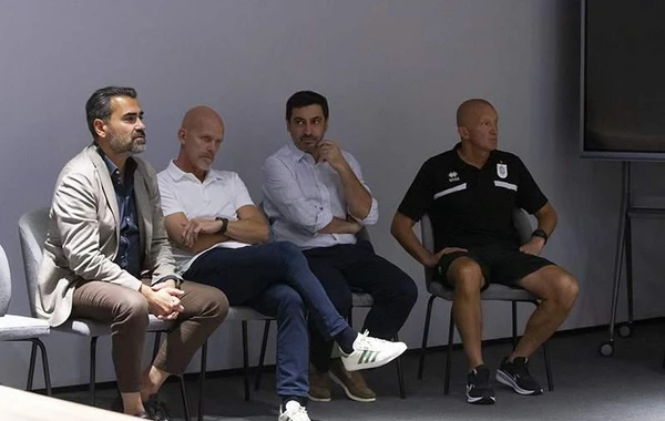 Cenk Sümer “Neftçi” Futbol Mərkəzində görüş keçirib - FOTO