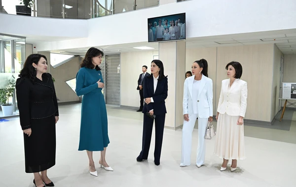 Azərbaycanın və Özbəkistanın birinci xanımları Daşkənddəki “Mexrli” məktəbi ilə tanış olublar - YENİLƏNİB