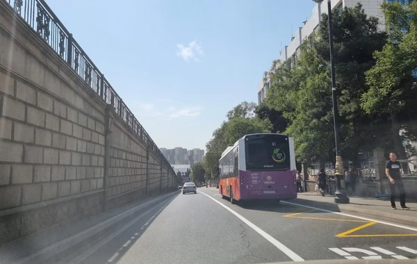 Paytaxtın bu prospektində xüsusi hərəkət zolağı təşkil edilir - FOTO