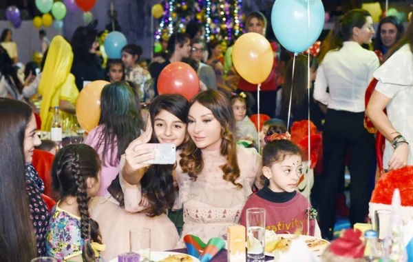 Mehriban Əliyeva - Azərbaycan humanizminin simvolu - FOTO