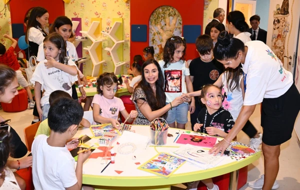 Mehriban Əliyeva Heydər Əliyev Fondunun uşaqlar üçün təşkil etdiyi şənlikdə iştirak edib - FOTO