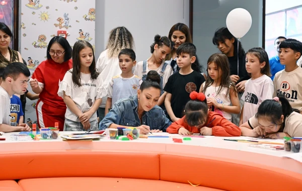 Mehriban Əliyeva Heydər Əliyev Fondunun uşaqlar üçün təşkil etdiyi şənlikdə iştirak edib - FOTO