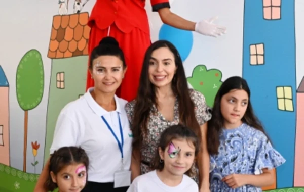 Mehriban Əliyeva Heydər Əliyev Fondunun uşaqlar üçün təşkil etdiyi şənlikdə iştirak edib - FOTO