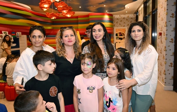 Mehriban Əliyeva Heydər Əliyev Fondunun uşaqlar üçün təşkil etdiyi şənlikdə iştirak edib - FOTO