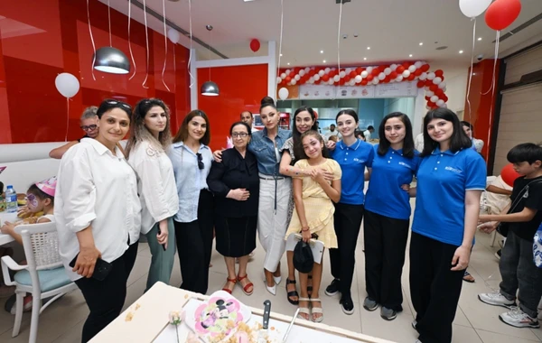 Mehriban Əliyeva Heydər Əliyev Fondunun uşaqlar üçün təşkil etdiyi şənlikdə iştirak edib - FOTO