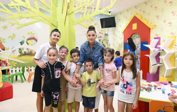 Mehriban Əliyeva Heydər Əliyev Fondunun uşaqlar üçün təşkil etdiyi şənlikdə iştirak edib - FOTO