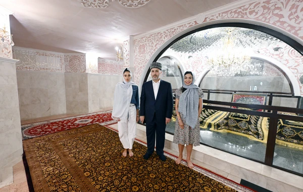 Mehriban Əliyeva Bibiheybət ziyarətgah kompleksini ziyarət edib - FOTO