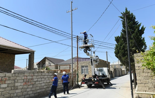 “Azərişıq” Binə qəsəbəsinin elektrik təsərrüfatını yeniləyir - FOTO/VİDEO