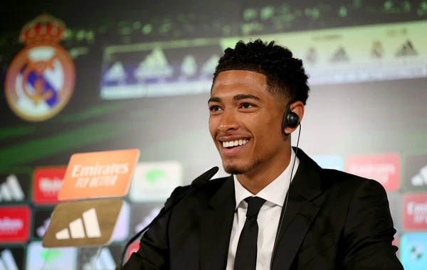 Bellinqem iki ev tikdirir: biri özü, biri ailəsi üçün