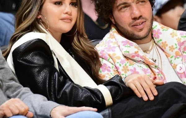 Selena Qomez nişanlandı - FOTO