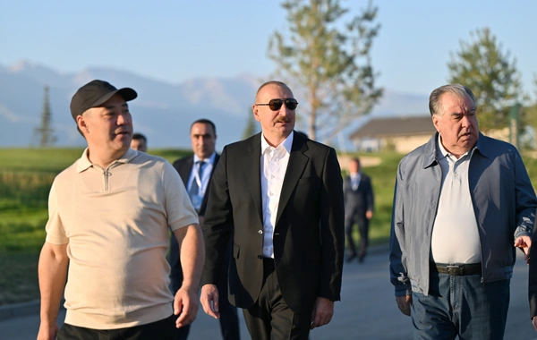 İlham Əliyev Çolpon-Atada üç dövlət başçısı ilə birlikdə Qolf Klubun açılışında iştirak edib
