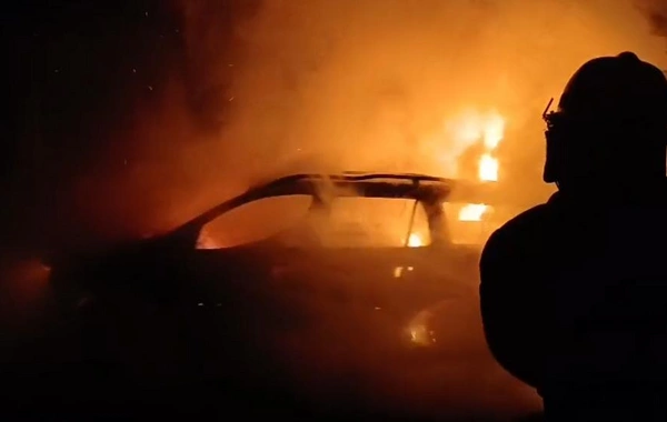 Ağdamda minik avtomobili yanıb