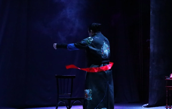 Şuşa Dövlət Musiqili Dram Teatrında inkluziv bir qizin mono tamaşası